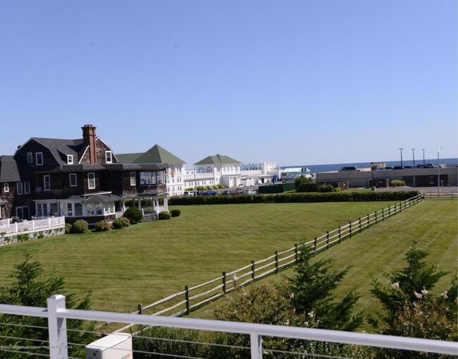 Building Photo - 33 Seaview Ave