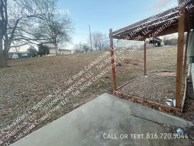 Building Photo - 6922 N Fisk Ave