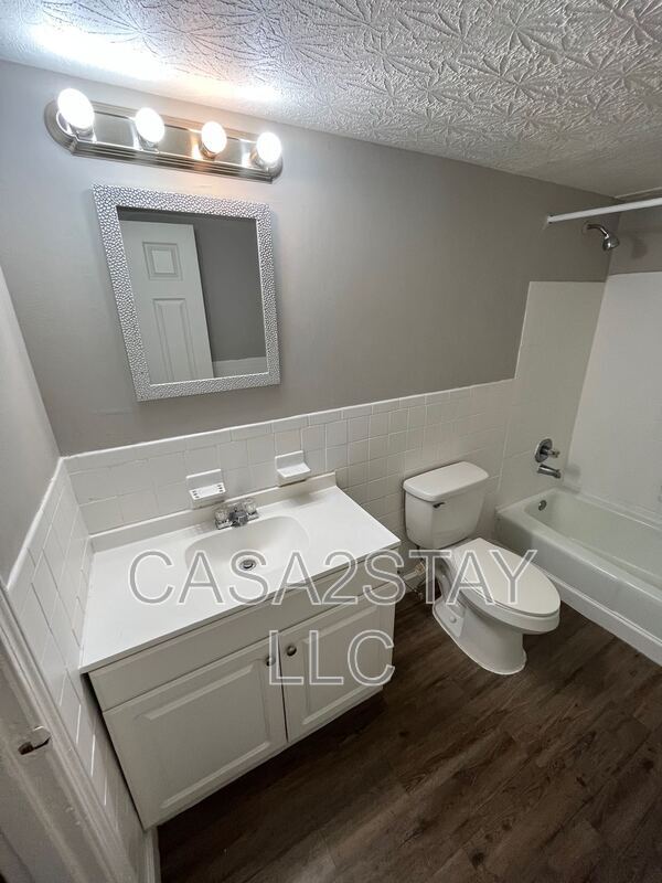 Building Photo - 4915 Saddlebrook Ln