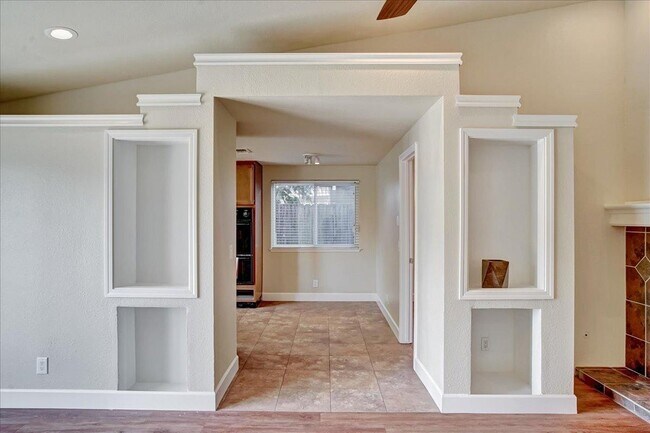Building Photo - 8323 Northvale Way