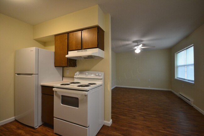 Building Photo - Longton Apartments