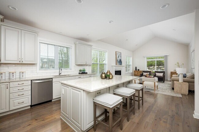 Building Photo - 3000 N Spurway Dr