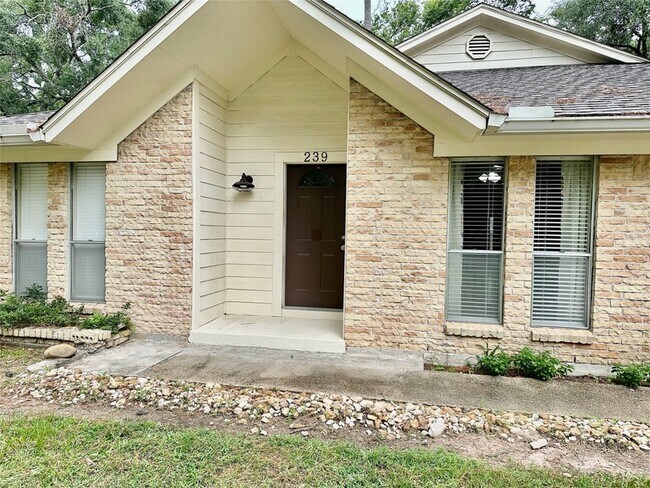 Building Photo - 239 Ridgewood Dr