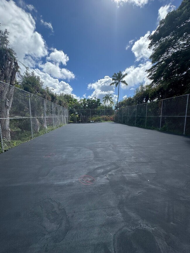 Building Photo - 3 BED, 2 BATH, 2 Parking with AC- Kalani Iki Estates