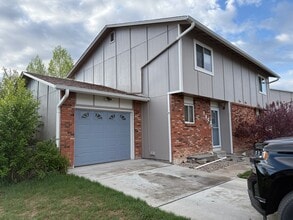 Building Photo - 3 Bedroom Townhome in FC!