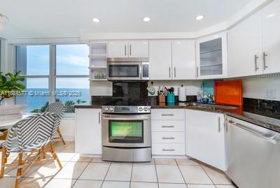 Building Photo - 609 Ocean Dr