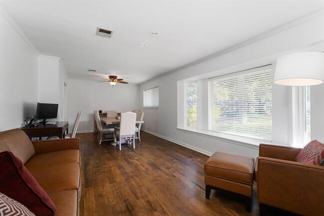 Building Photo - 11433 Ash Creek Dr