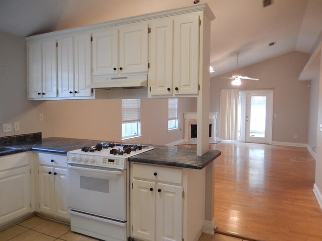 Building Photo - 3151 Layla St