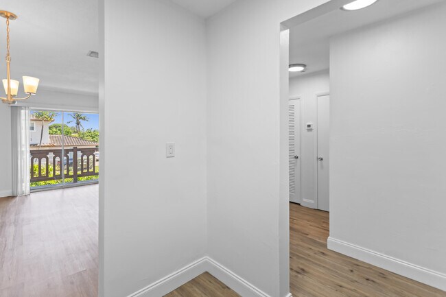 Building Photo - 493 NW 43rd St