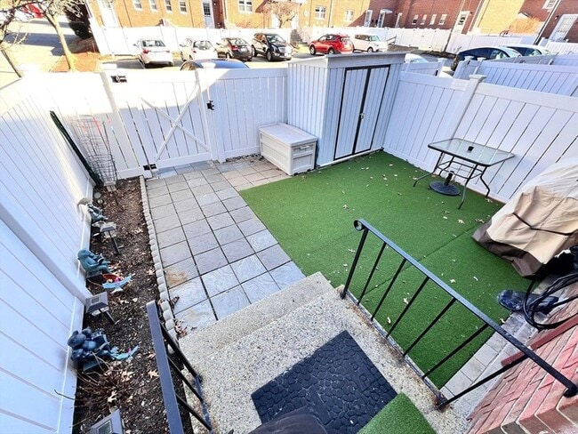 Building Photo - 108 Kingston St