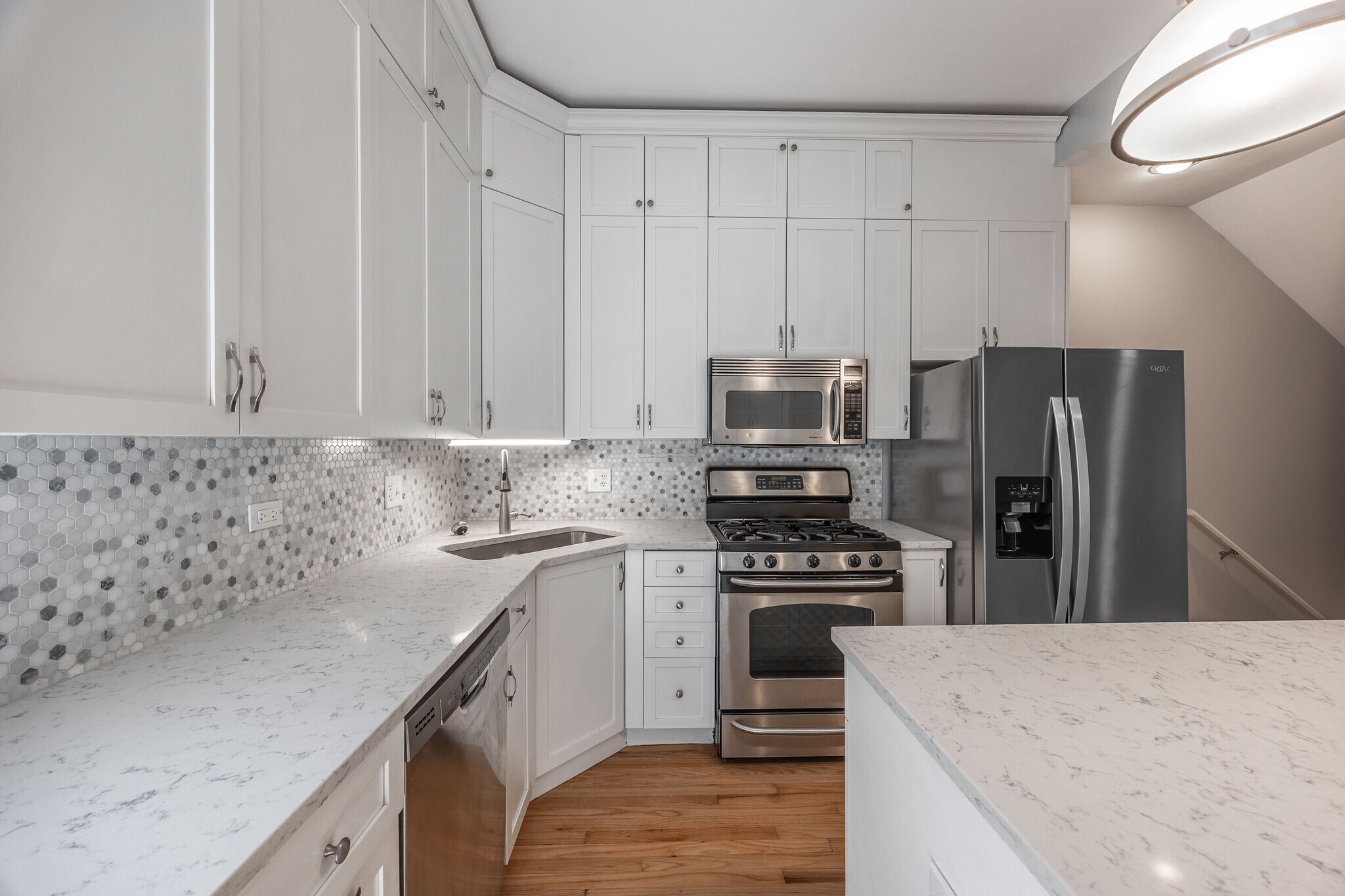 Building Photo - 855 W Erie St