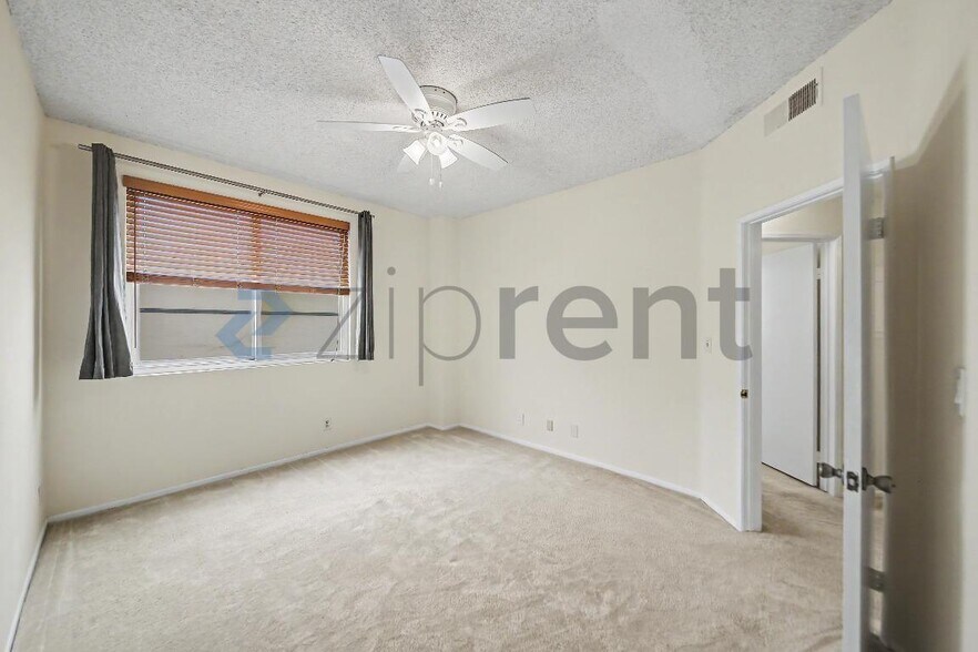 Building Photo - Unit 110