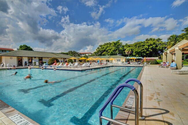 Building Photo - 1802 Eleuthera Point