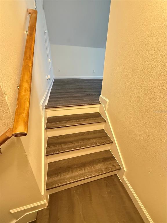 Building Photo - 10029 Chardonnay Dr