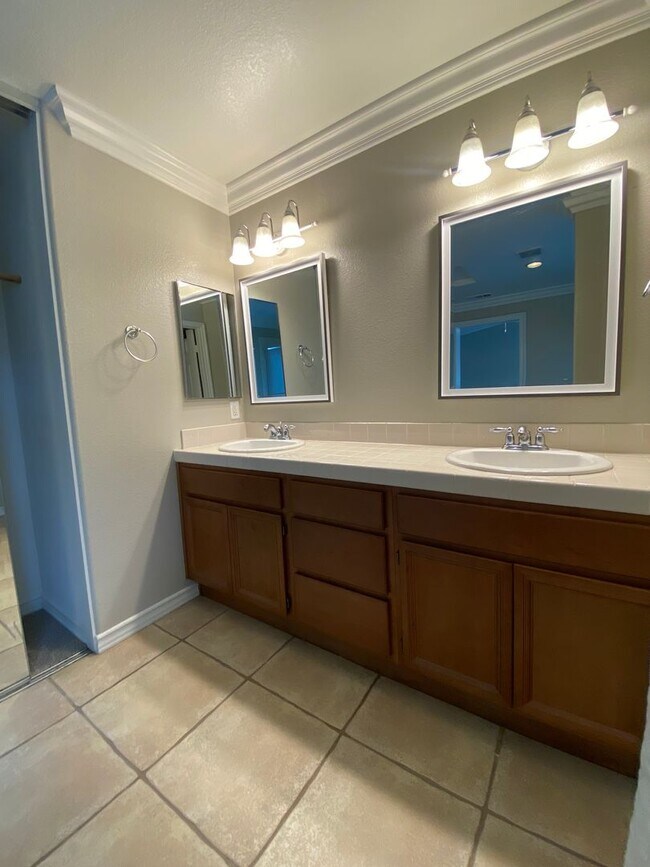 Building Photo - Temecula 4 Bedroom + Loft & Office Available in July