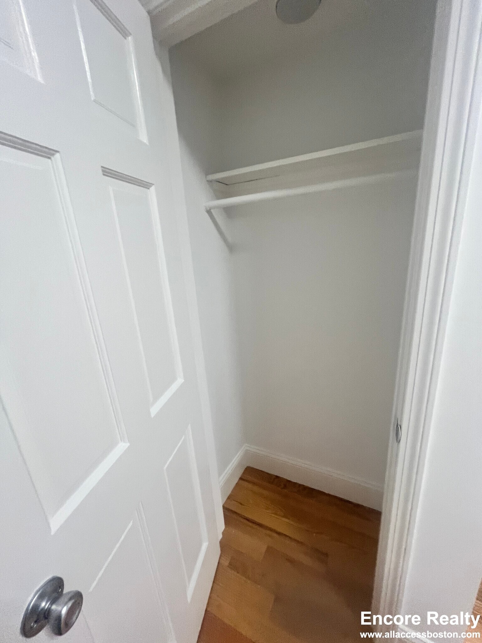 Building Photo - 51 Joy St