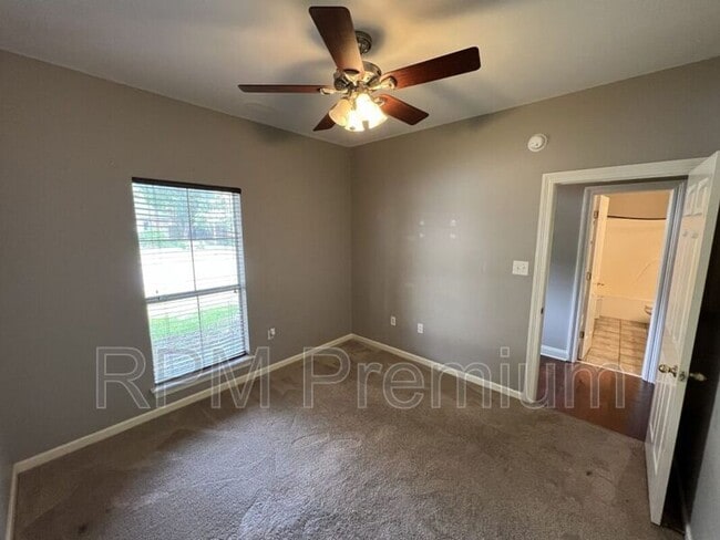 Building Photo - 5518 Arialo Dr