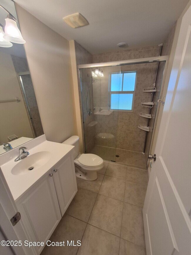 Building Photo - 870 Vignoles Ave NE
