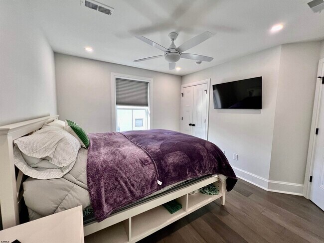 Building Photo - 16 A S Fredericksburg Ave