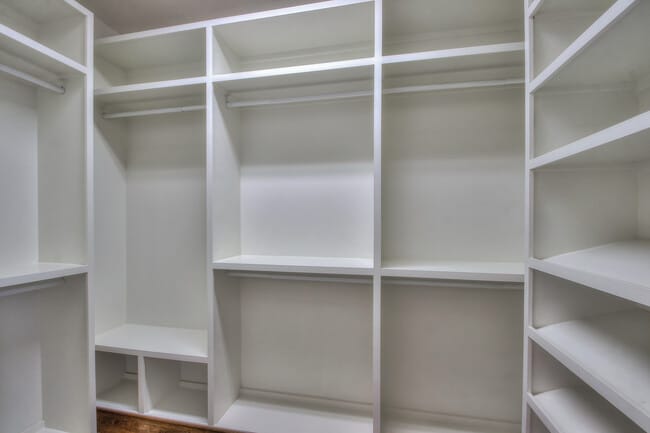 Building Photo - 1319B Pillow St