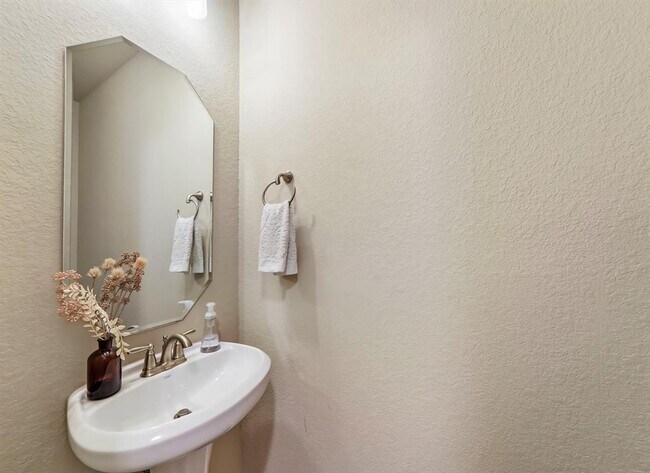 Building Photo - 5519 Caper Shores Ln