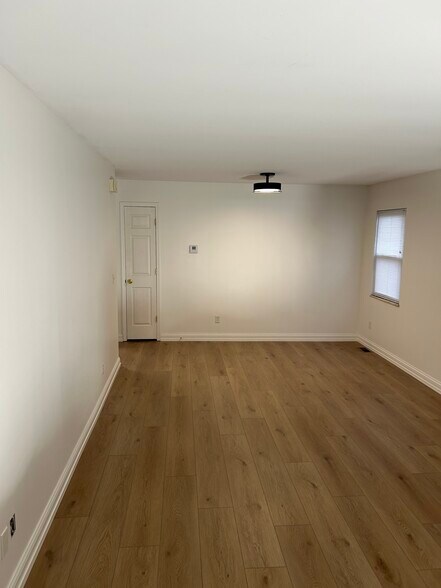 Building Photo - 35 Edgebrooke Dr