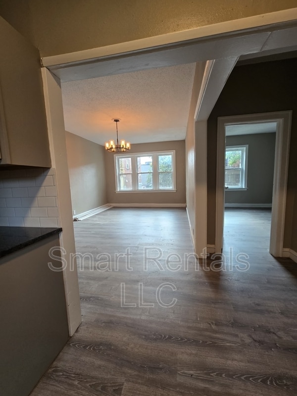 Building Photo - 4209 Ellenwood Ave
