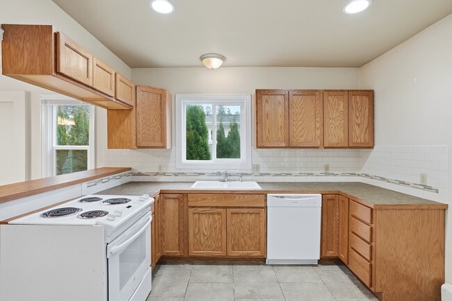 Building Photo - 508 E 19th Ave