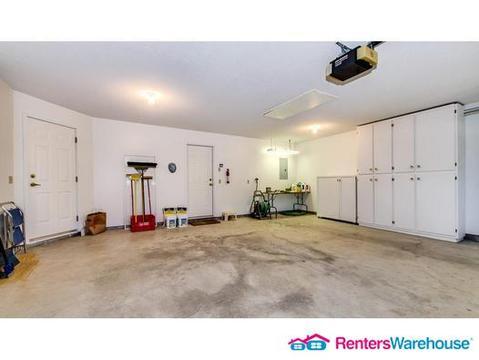 Building Photo - 1215 Silverthorn Ct