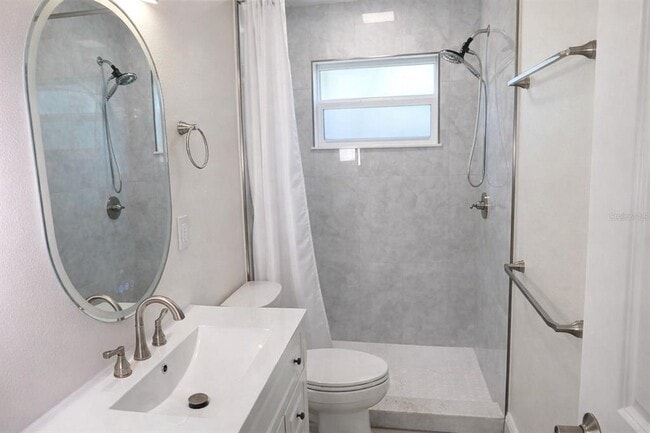 Building Photo - 4018 29th Ave W