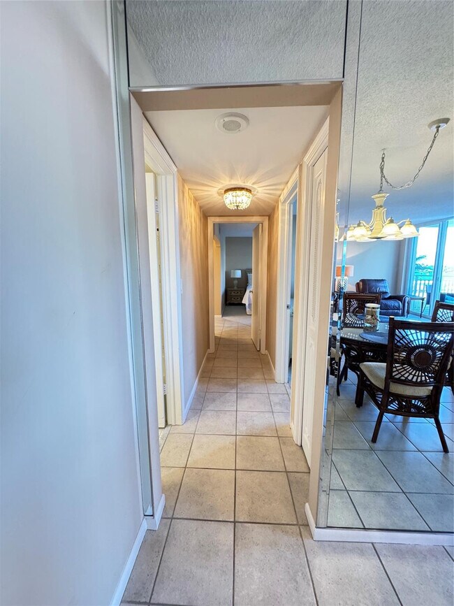 Building Photo - 5200 N Ocean Blvd