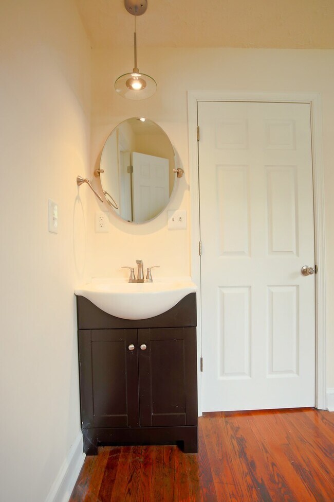 Building Photo - 8br Single Family Home on 14th St NW  (MIN...