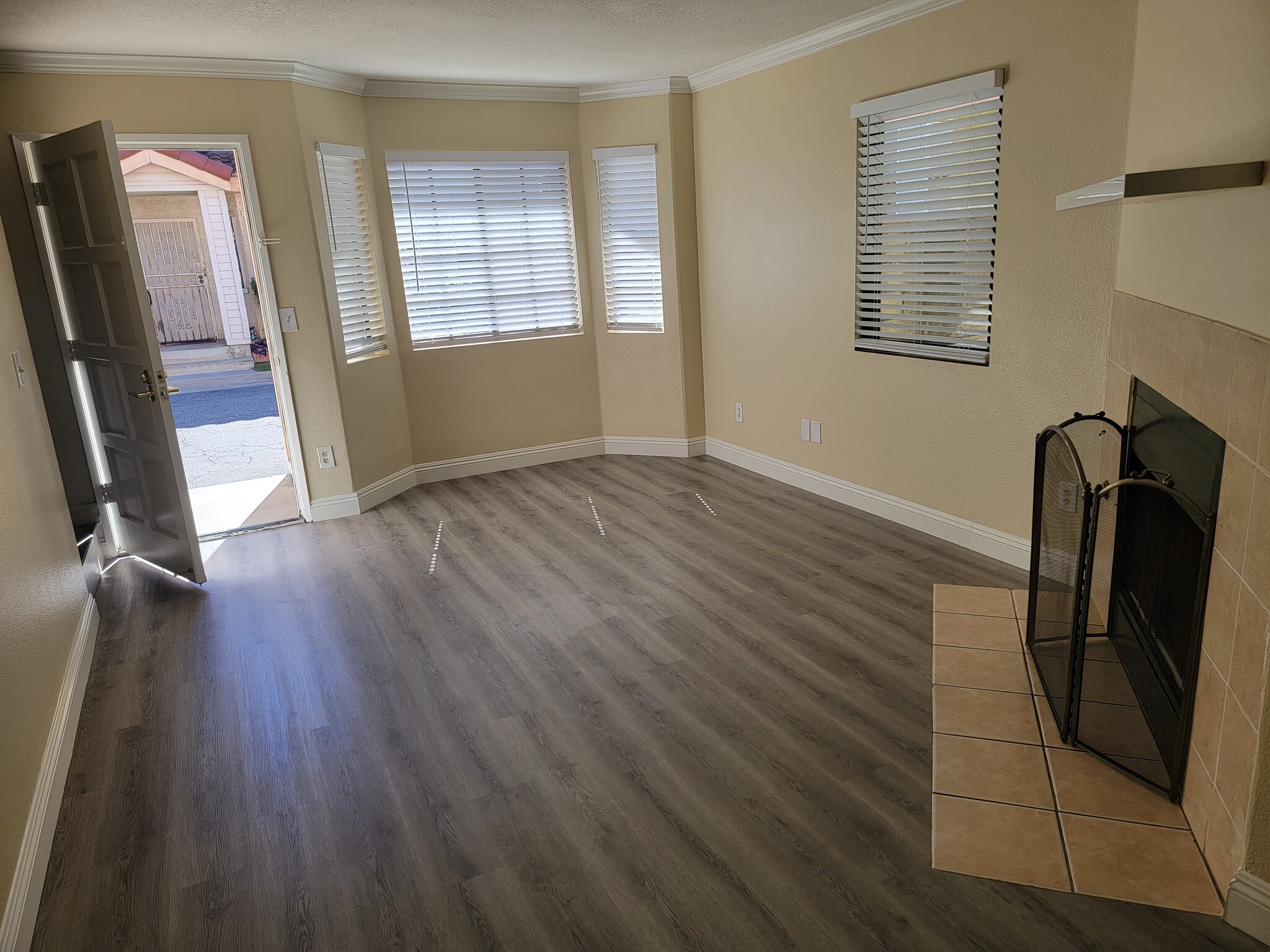 Building Photo - 3831 Bresee Ave