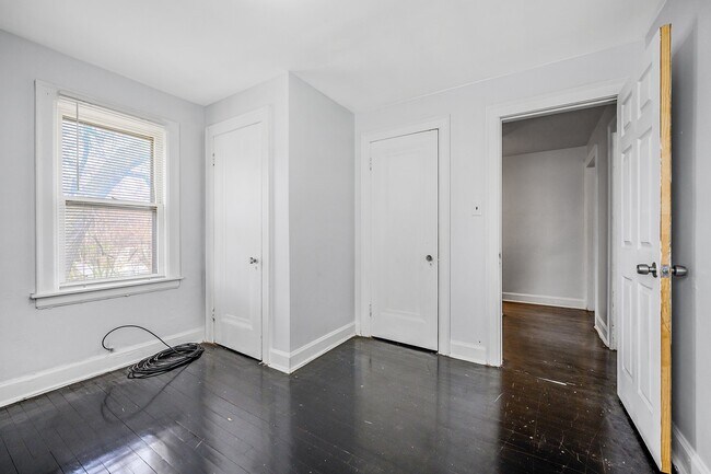 Building Photo - 14559 Rosemont Ave