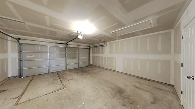 Building Photo - 9800 Jackrabbit Rd