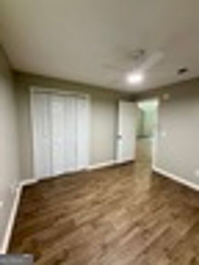 Building Photo - 438/440 Admirals Walk Dr