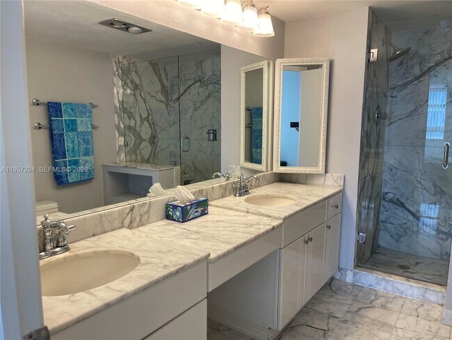 Building Photo - 1370 S Ocean Blvd