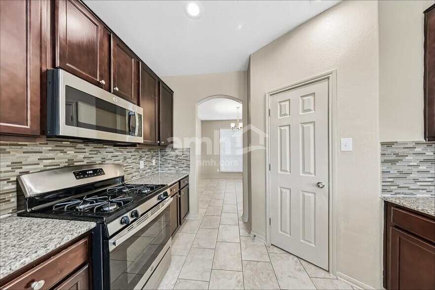 Building Photo - 16706 N Whimbrel Cir