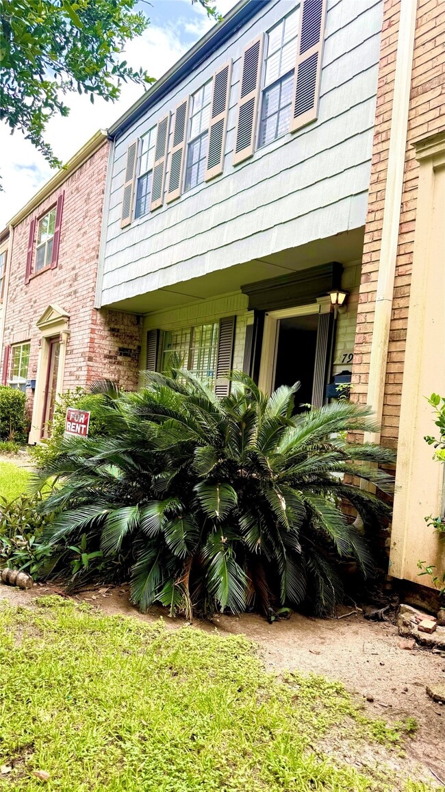 Building Photo - 7925 Grove Ridge Dr