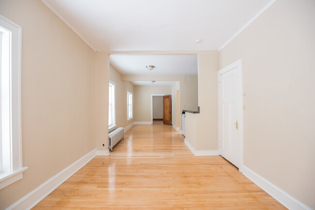Building Photo - 1603 N Van Buren St