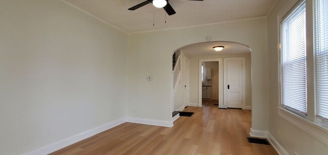 Building Photo - Updated 2 bedroom Townhouse - Garfield Park-South Neighborhood