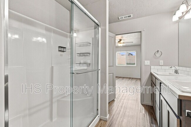 Building Photo - 6030 Tarsus Ln