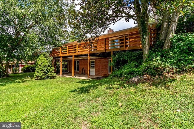 Building Photo - 6525 Byrnes Dr