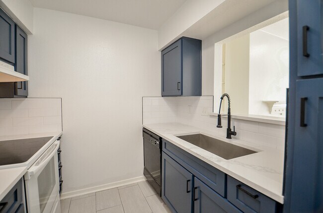 Building Photo - 2333 Bering Dr