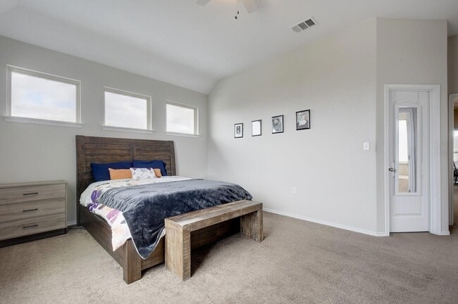 Building Photo - 5321 Daimler Dr