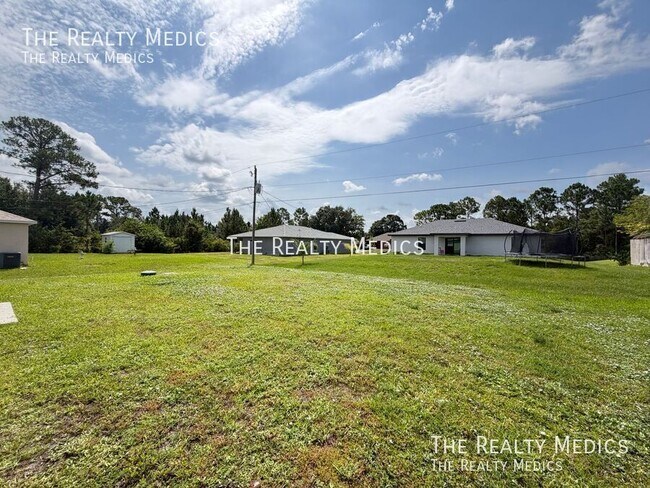 Building Photo - 2481 San Filippo Dr SE