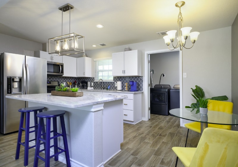 Building Photo - 350 Rasa Dr