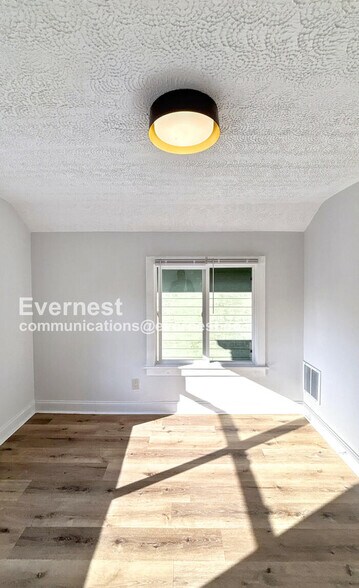 Building Photo - 1442 Hamlet St