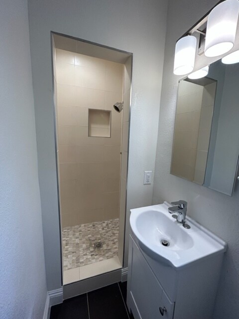 Building Photo - 9750 Newman St