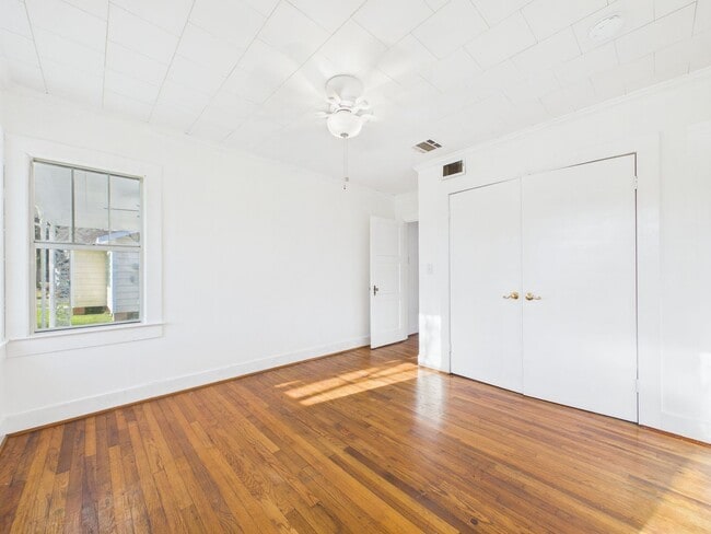 Building Photo - 714 St Thomas St